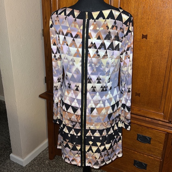 Vince Camuto Triangle Aztec Jewel Collar Long Sleeve Dress - Picture 2 of 4